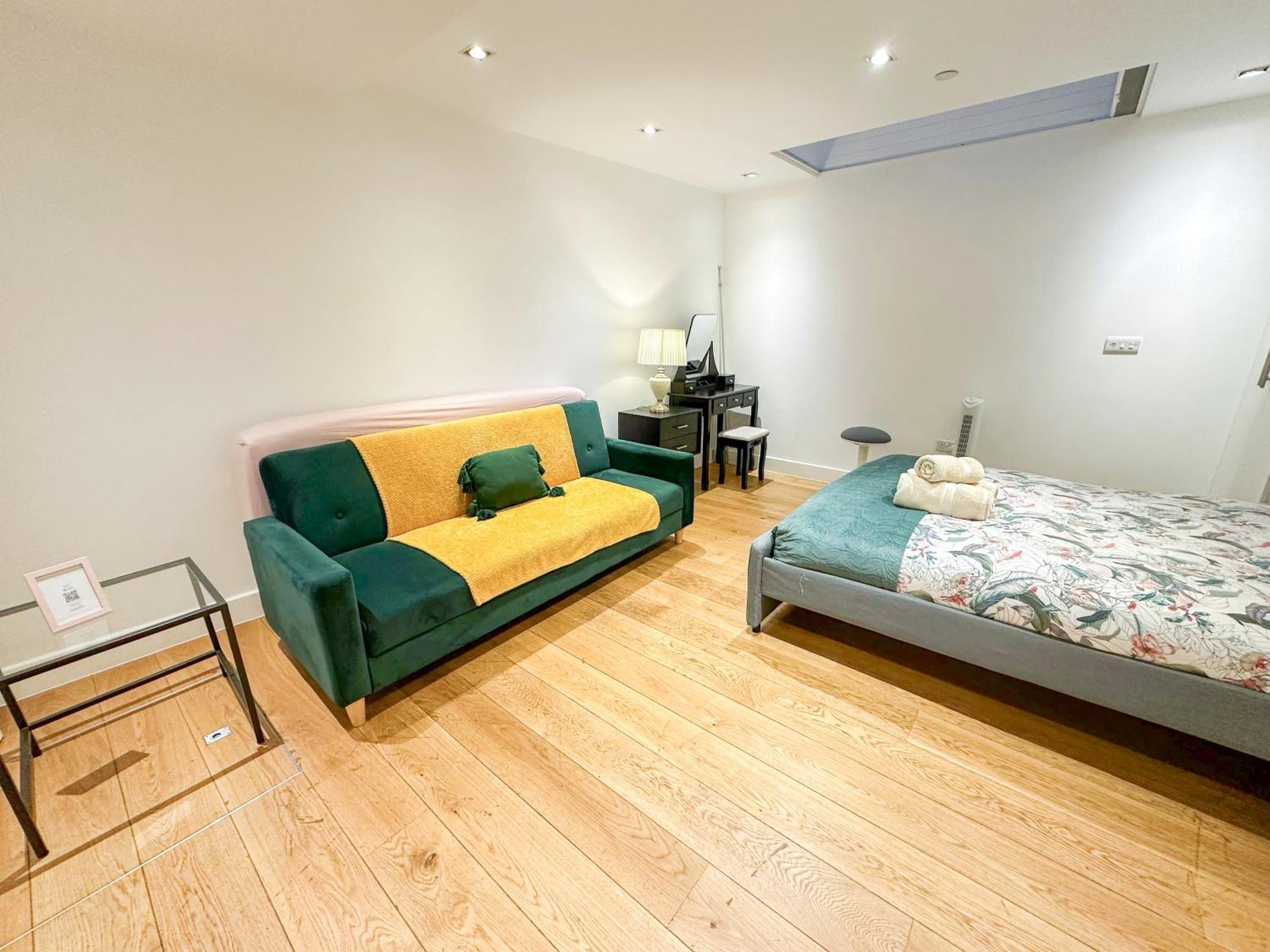 Chic 3 Bedroom Flat With Private Terrace In Holloway Near Finsbury Park Λονδίνο Εξωτερικό φωτογραφία