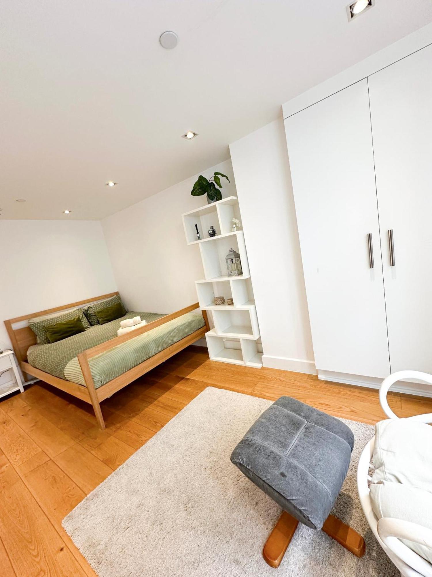 Chic 3 Bedroom Flat With Private Terrace In Holloway Near Finsbury Park Λονδίνο Εξωτερικό φωτογραφία