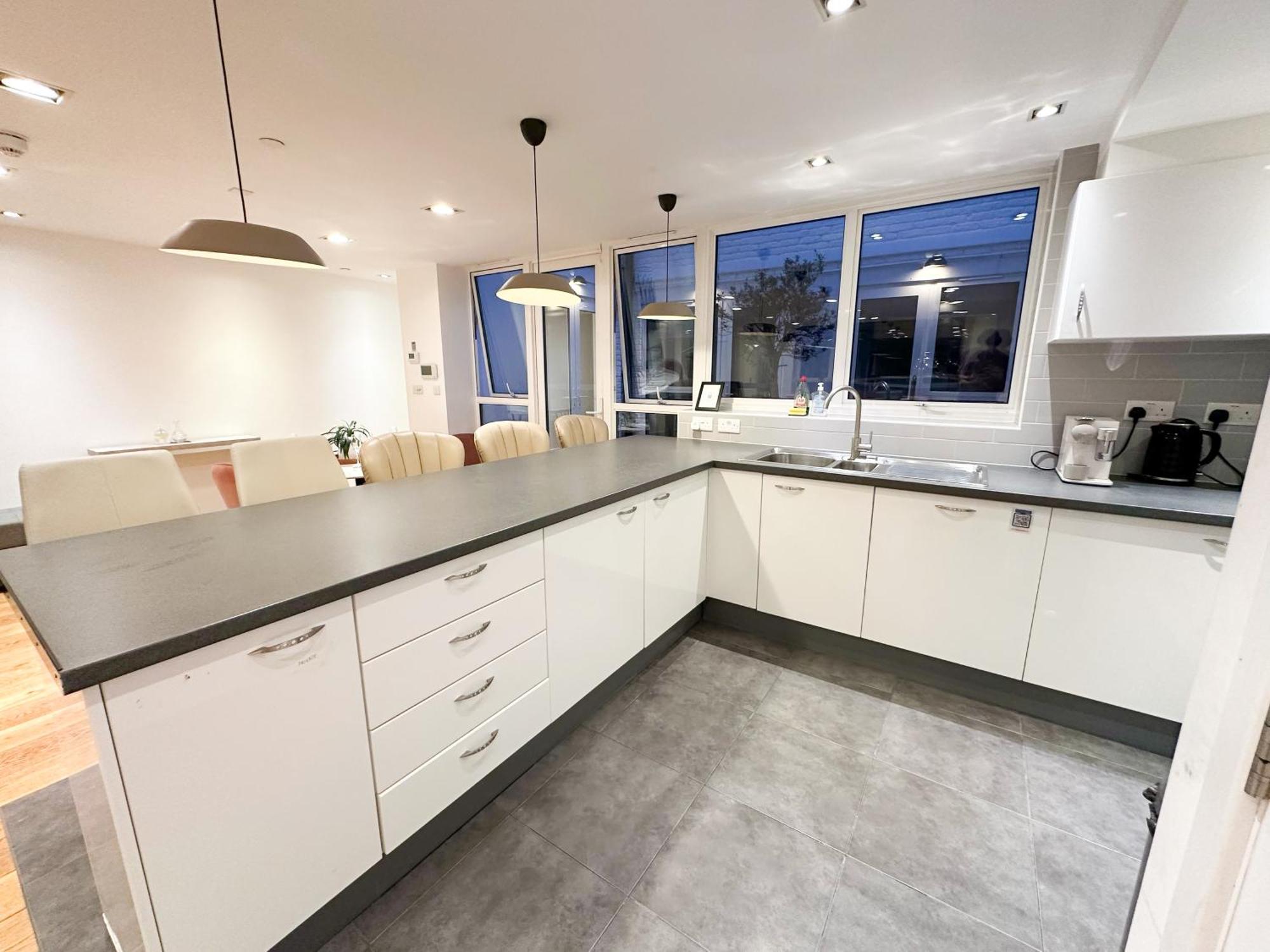Chic 3 Bedroom Flat With Private Terrace In Holloway Near Finsbury Park Λονδίνο Εξωτερικό φωτογραφία
